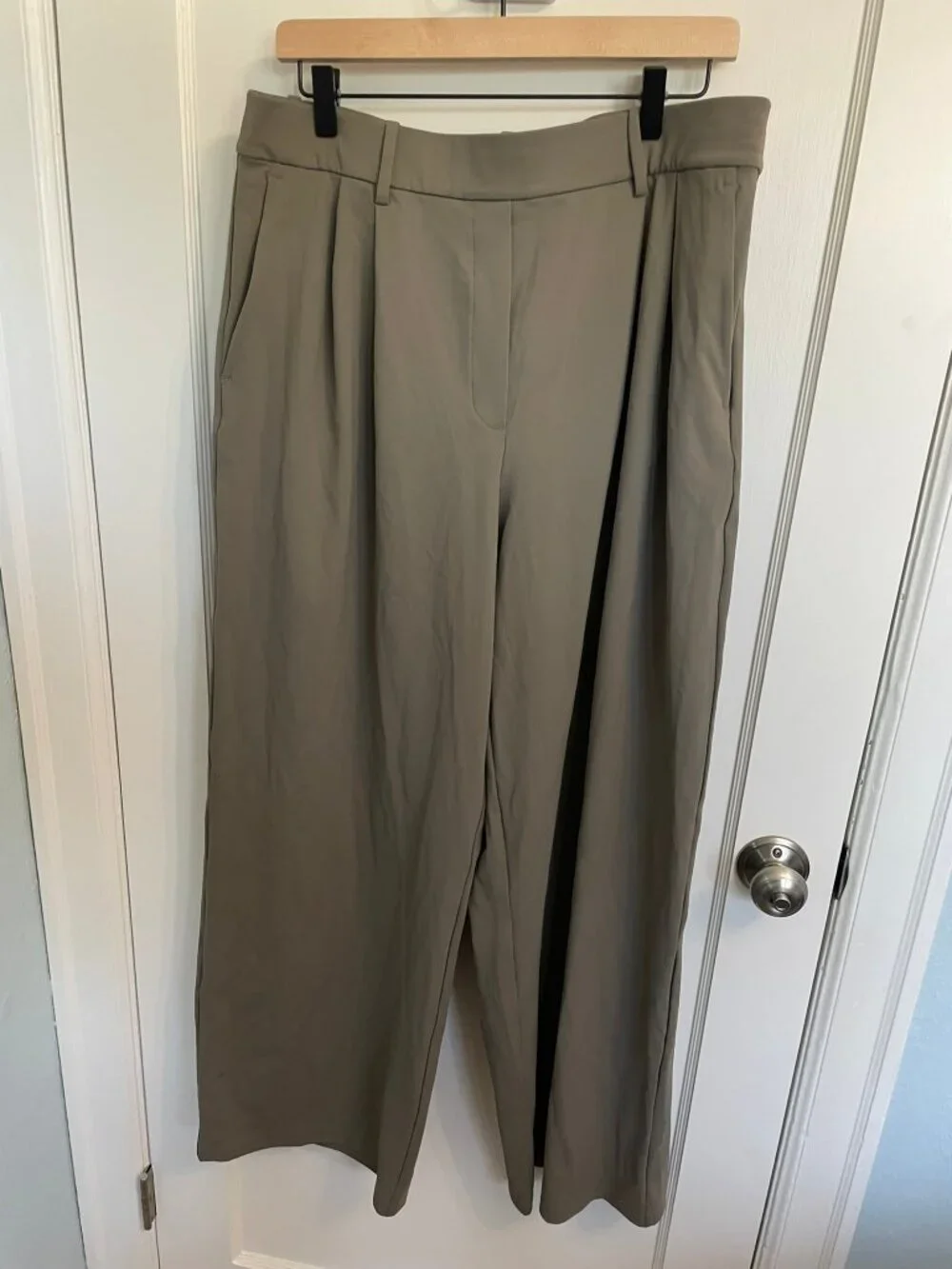 lululemon Wide-Leg Trouser Pant Women's XL Dark Olive Pleated Woven Career - Picture 1 of 9